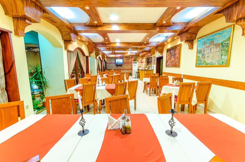 Hotel Cosmos Asenovgrad Exterior foto